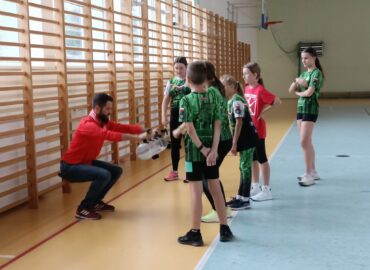 Zajęcia z lekkoatletyki w Centrum Sportowo-Rekreacyjnym w Dzierzgoniu